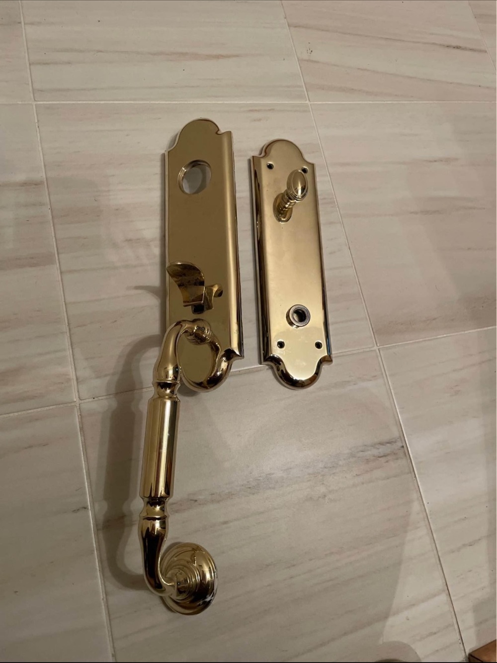 Baldwin Polished Gold Entry Door Handle Set - Elegant Home Wall Decor